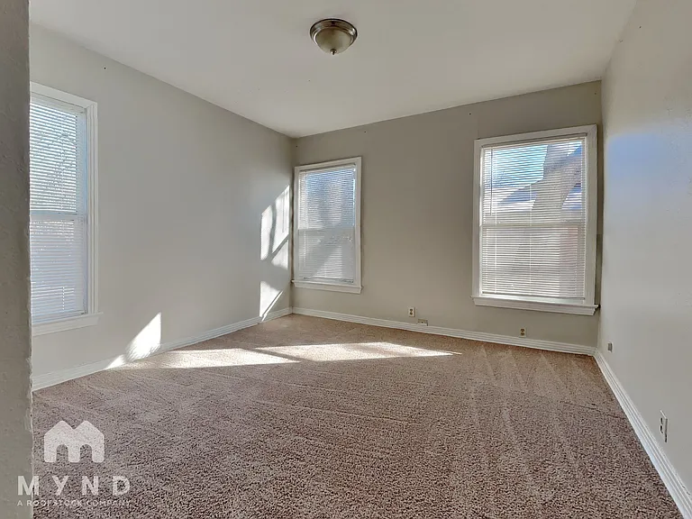 321 Edgefield Dr — Photo 10