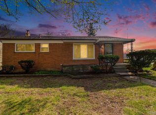 21600 S Ridgedale St W, Oak Park, MI 48237