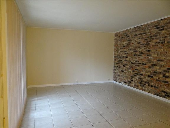 3rd image of 7510 Shadyvilla Ln