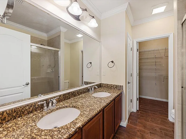 700 Ventura Dr — Photo 7