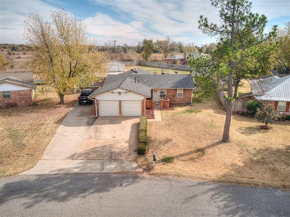 1st image of 1032 S Meadow Ln