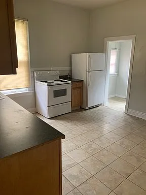 364 Oldham Ave — Photo 11