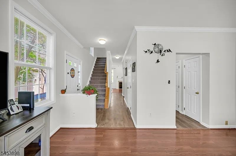2 bed, 2.5 bath, 1800 sqft, $3,800 — Photo 4