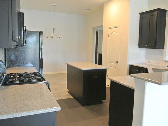 4th image of 2833 Granite Hill Dr
