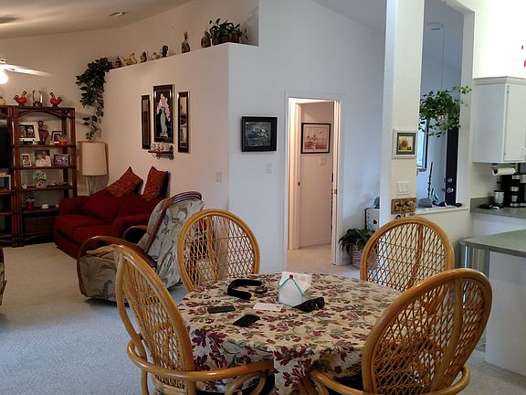 4th image of 105 Oak Grove St