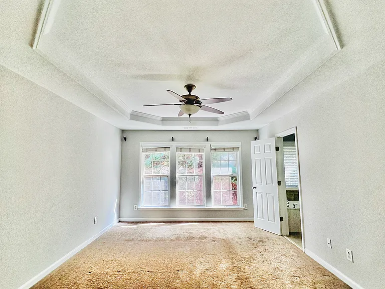 2800 Loftview Sq — Photo 9