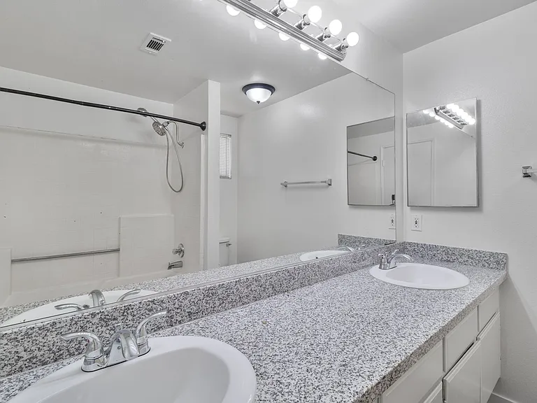 14437 Birchwood Dr — Photo 7