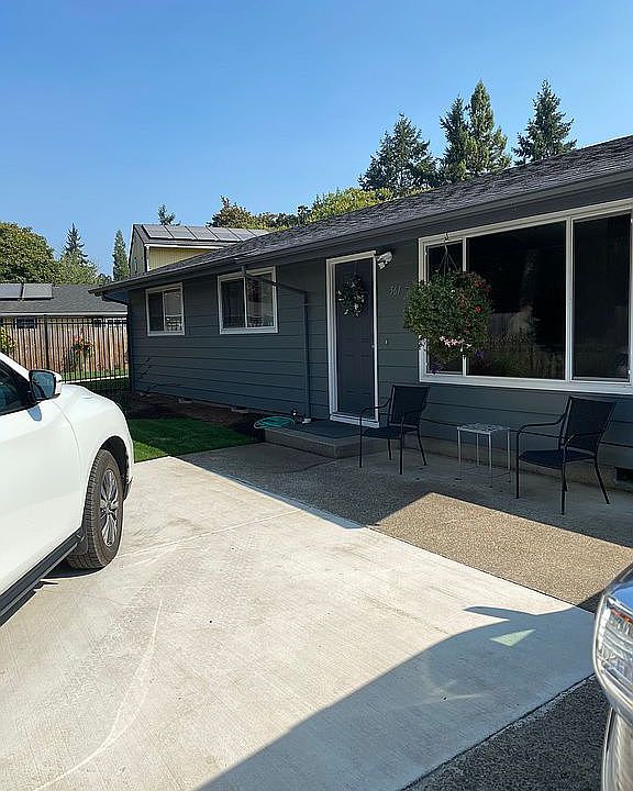 2nd image of 561 Knapp Ln