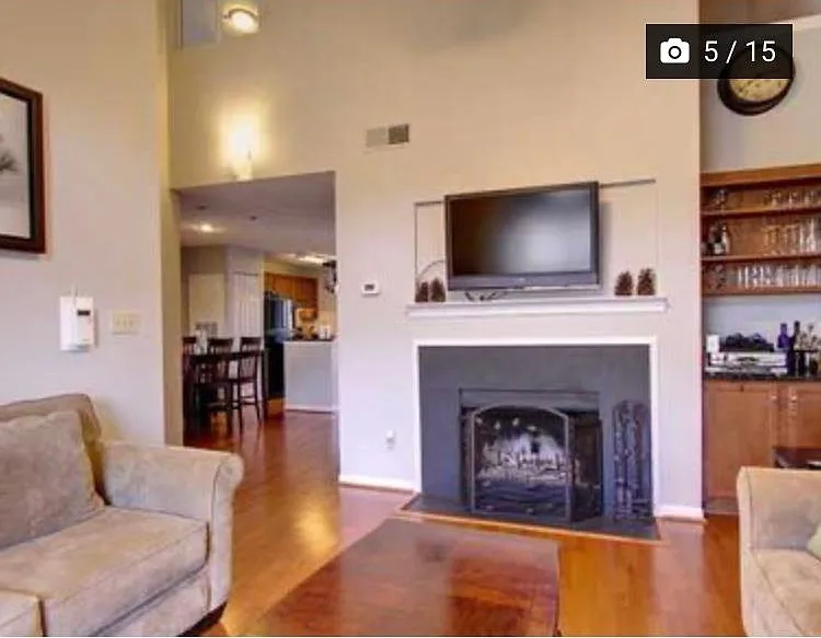 2 bed, 1295 sqft, $2,500 — Photo 3