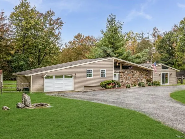 11 Collarbark Road, Hopewell Junction, NY 12533