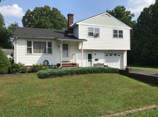 906 Avenue N, Matamoras, PA 18336