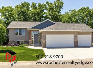 213 Golden Bear Ln, Zumbrota, MN 55992
