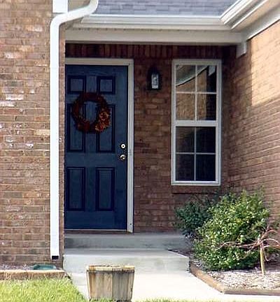 2nd image of 2501 Glascow Ln
