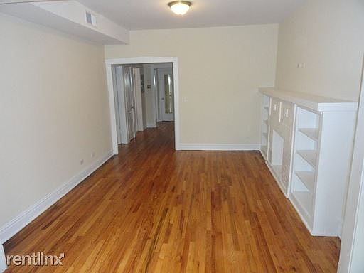 4th image of 4952 N St Louis Ave