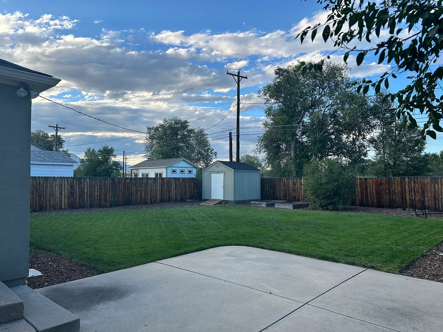 3 bed, 1047 sqft, $2,100 — Photo 3