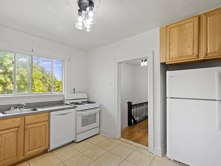 245 W Walnut St #2 — Photo 10