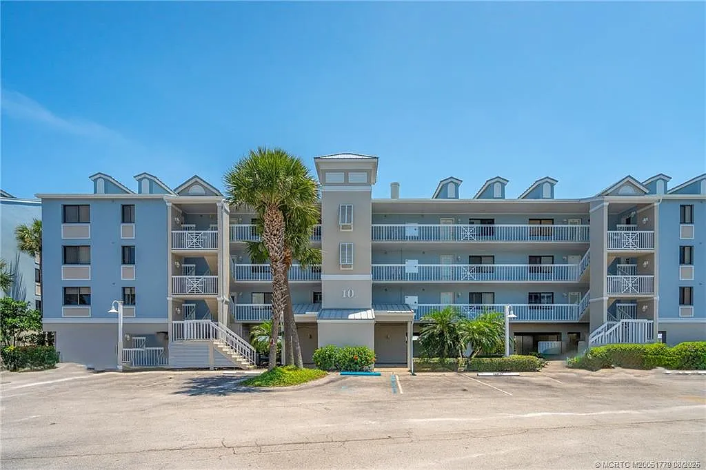 2 bed, 2.0 bath, 1329 sqft, $8,000 — Photo 3