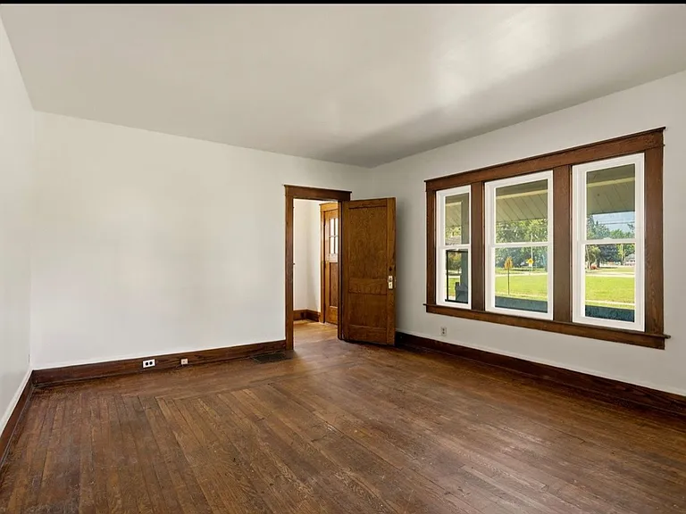 815 W Genesee Ave — Photo 2