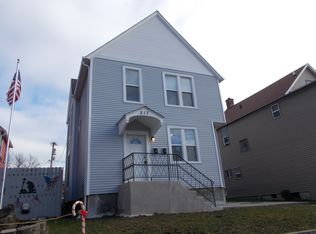 217 Sherman Pl, Waukegan, IL 60085