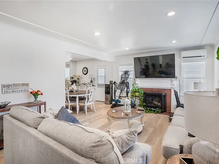 9019 Marshall St — Photo 2