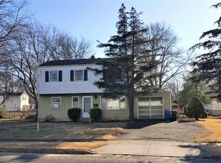 2 Thorne Pl, Middletown, NJ 07748