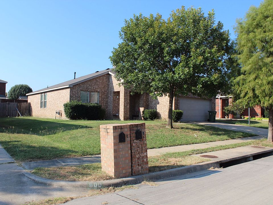 2nd image of 902 Medina Dr
