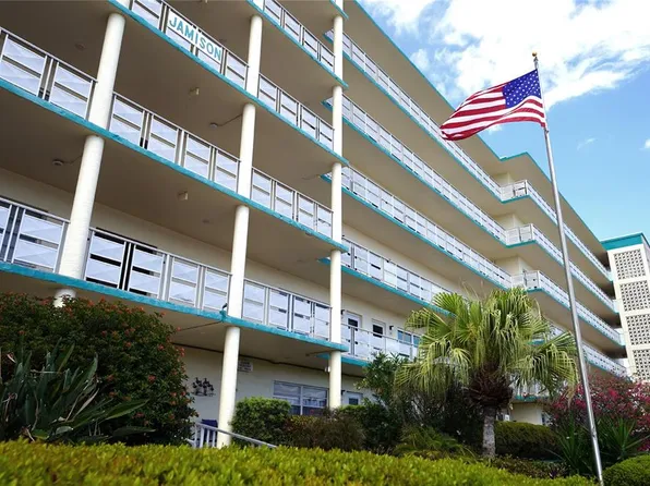 2960 59th St S APT 210, Gulfport, FL 33707