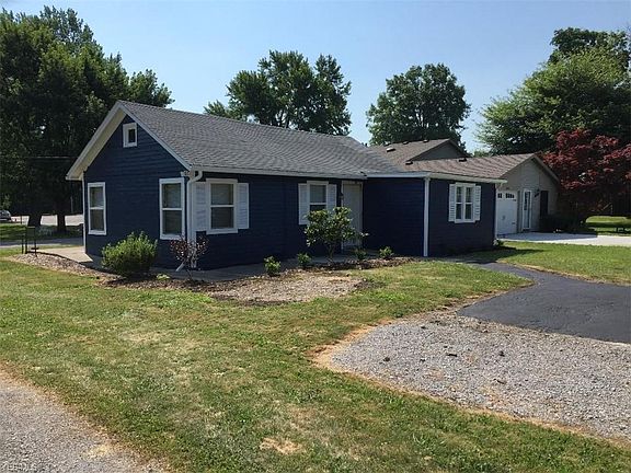 3rd image of 537 Ferndale Ave