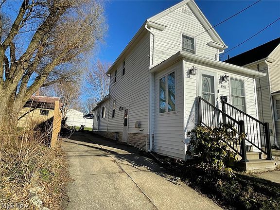 3rd image of 1215 Sherman St