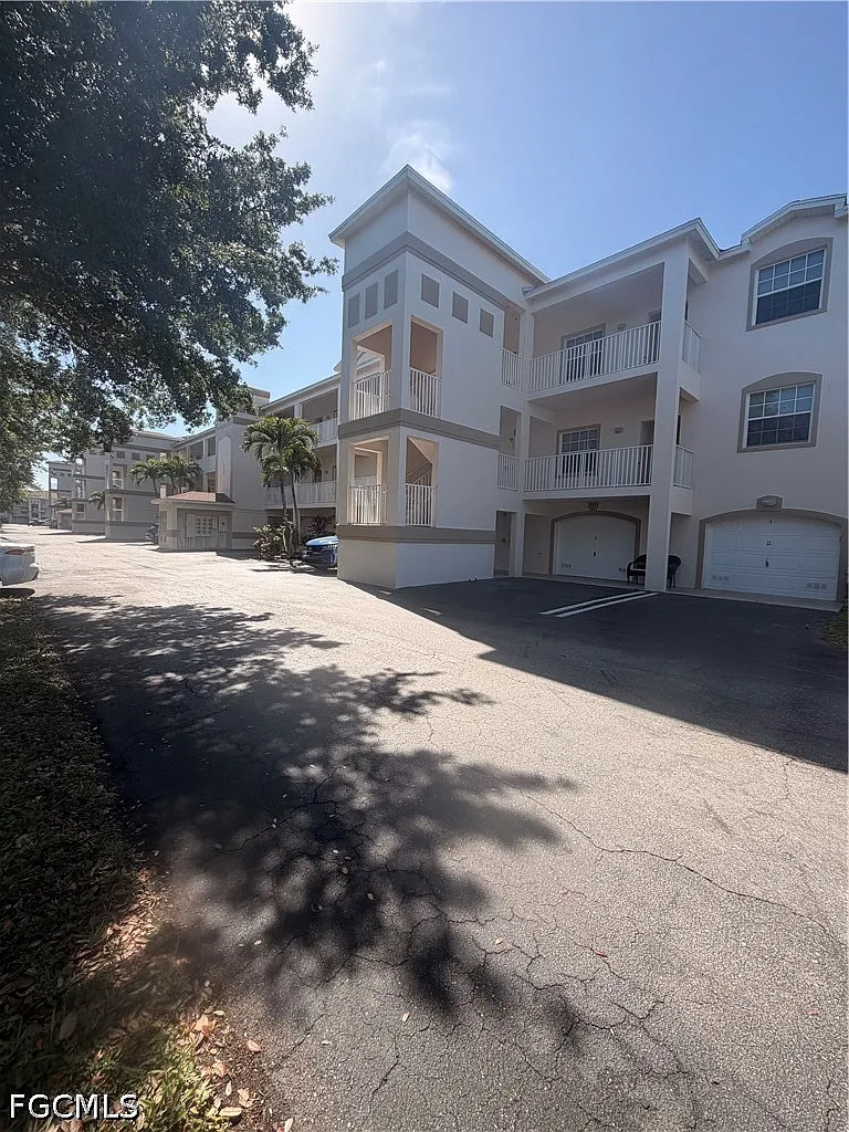 2 bed, 2.0 bath, 1322 sqft, $1,950 — Photo 1