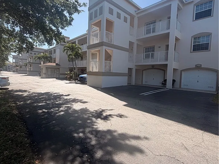 17100 Terraverde Cir #3 — Photo 1