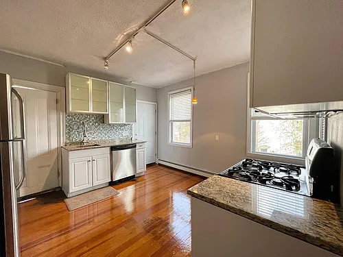 48 America St #2A Photo 1