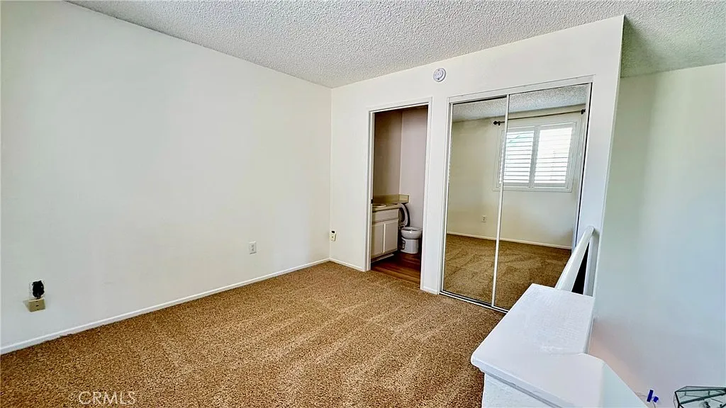2 bed, 836 sqft, $2,800 — Photo 2