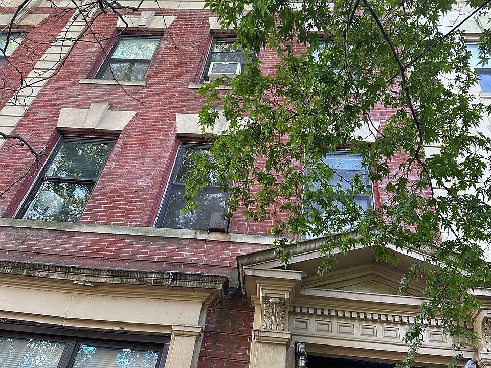 1st image of 1070 Park Pl #3R