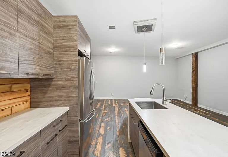 180 Spring St #304 — Photo 12