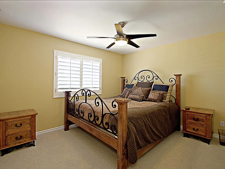 Second Bedroom - Queen Bed