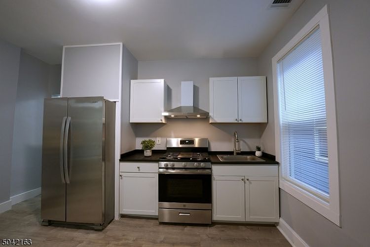 2nd image of 17 Northfield Ave #1L-1
