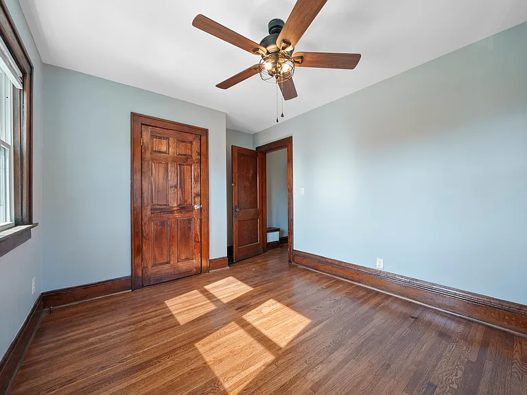 685 E Whittier St — Photo 15