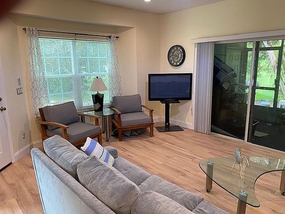 3rd image of 1901 Westminster Cir APT 6