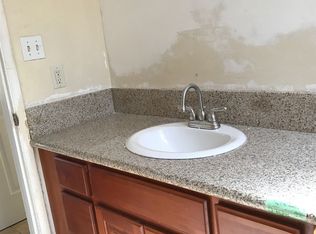 718 N Floral St APT 6, Visalia, CA