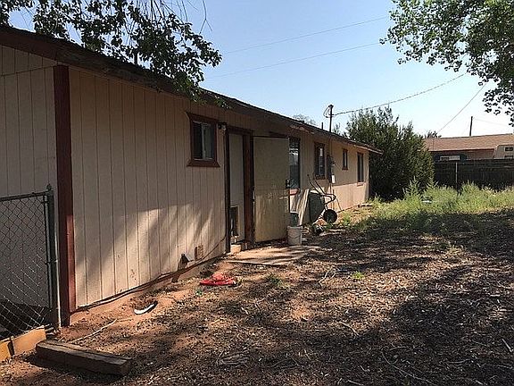 4th image of 860 W 12th St S