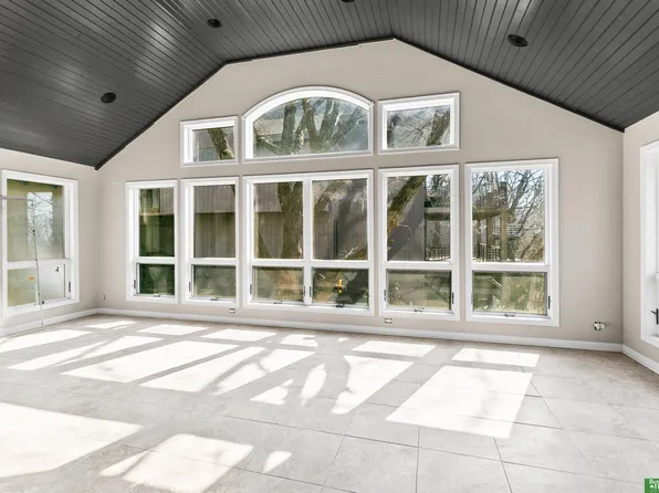 21925 Quail Ridge Cir, Elkhorn, NE 68022