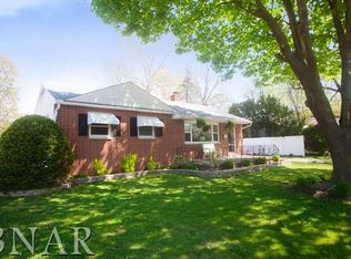 2108 Peirce Ave, Bloomington, IL