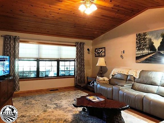 5th image of 19555 Pleasantview Dr #303A
