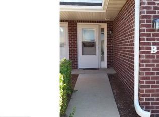 1905 Riverside Dr UNIT B, Suamico, WI 54313