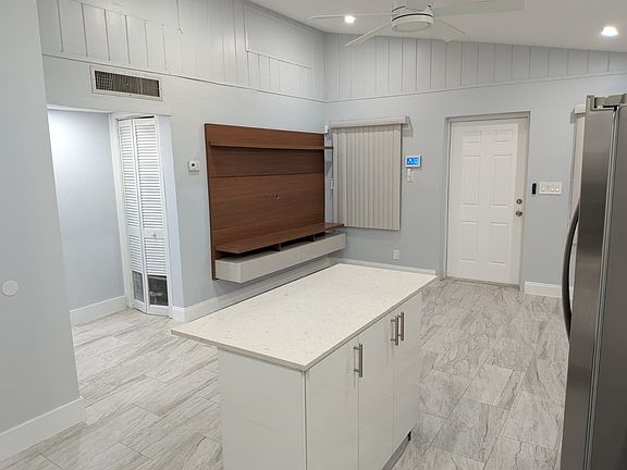 4th image of 2239 Polk St