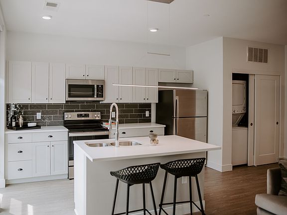 3rd image of 230 E Long St APT 439
