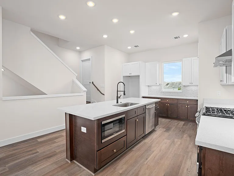 3905 Pinemont Dr #F — Photo 19