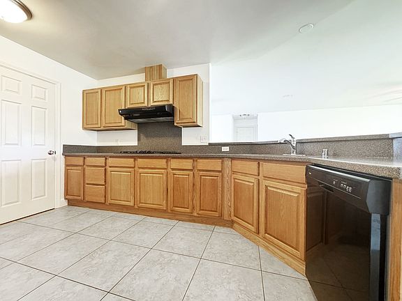 5th image of 975 Paako St