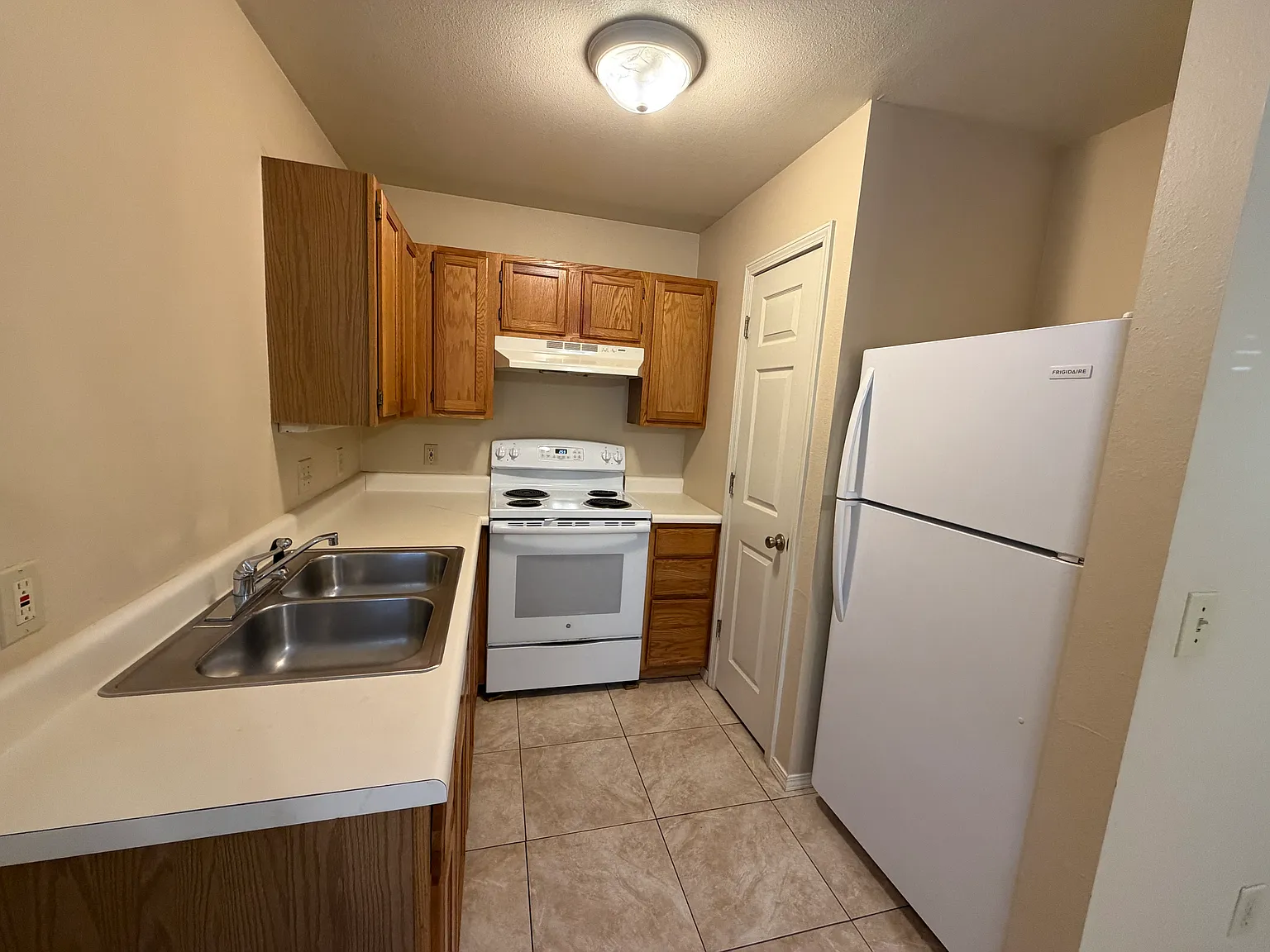1 bed, 500 sqft, $765 — Photo 1